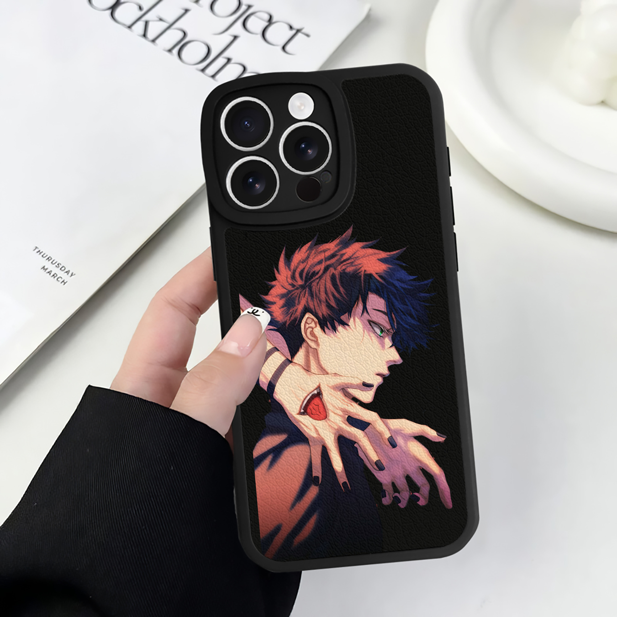 （画像用） 呪術廻戦 Jujutsu Kaisen 【iPhone 16シリーズ対応】シリコンスマホケース（レザー調） 材質：シリコン